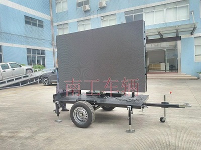 1684390569371768.jpg 轻型简易LED广告拖车单面屏6I.jpg